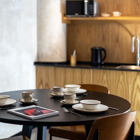 Brown Brut Seafront Hotel, A Member Of Brown Hotels Tel Aviv Buitenkant foto