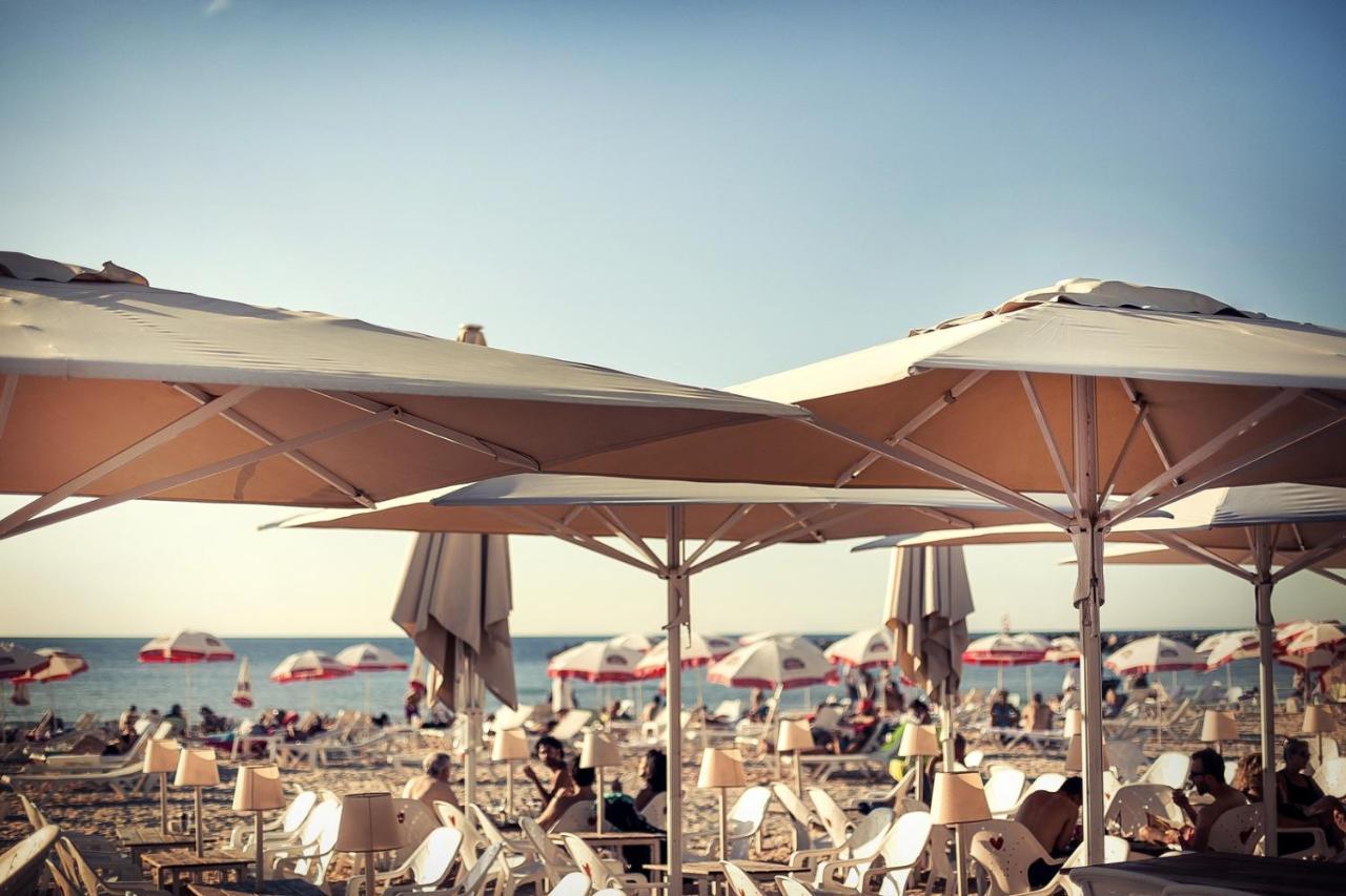Brown Brut Seafront Hotel, A Member Of Brown Hotels Tel Aviv Buitenkant foto