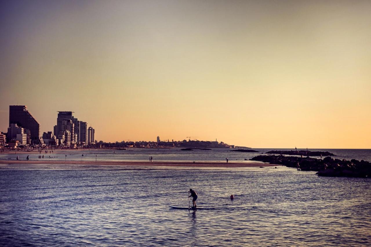 Brown Brut Seafront Hotel, A Member Of Brown Hotels Tel Aviv Buitenkant foto