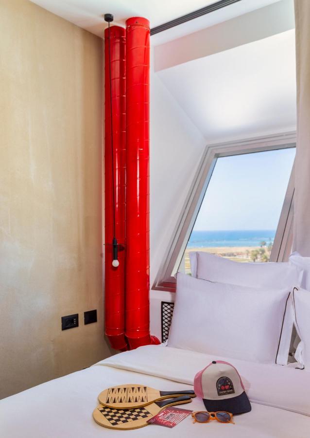 Brown Brut Seafront Hotel, A Member Of Brown Hotels Tel Aviv Buitenkant foto