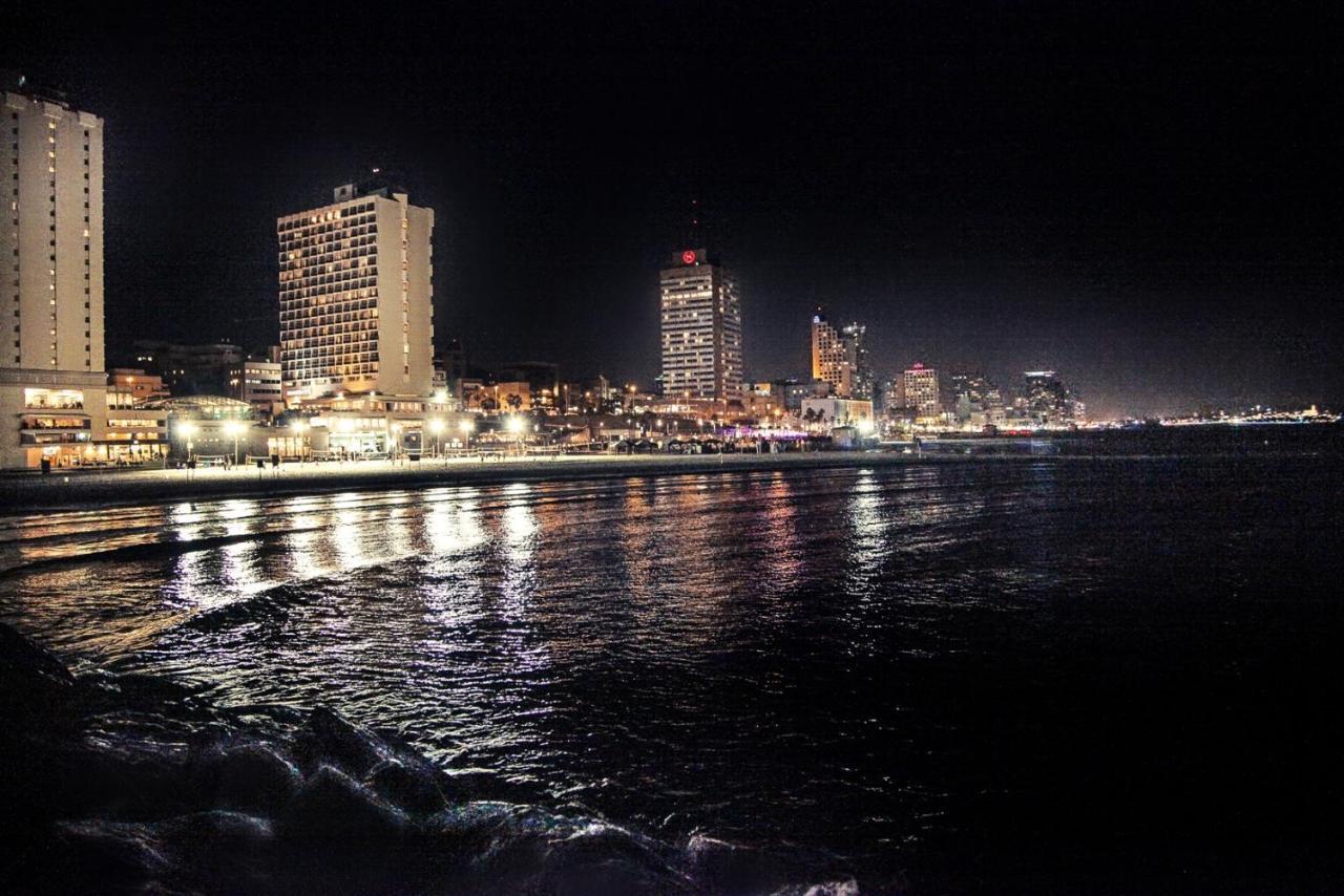 Brown Brut Seafront Hotel, A Member Of Brown Hotels Tel Aviv Buitenkant foto