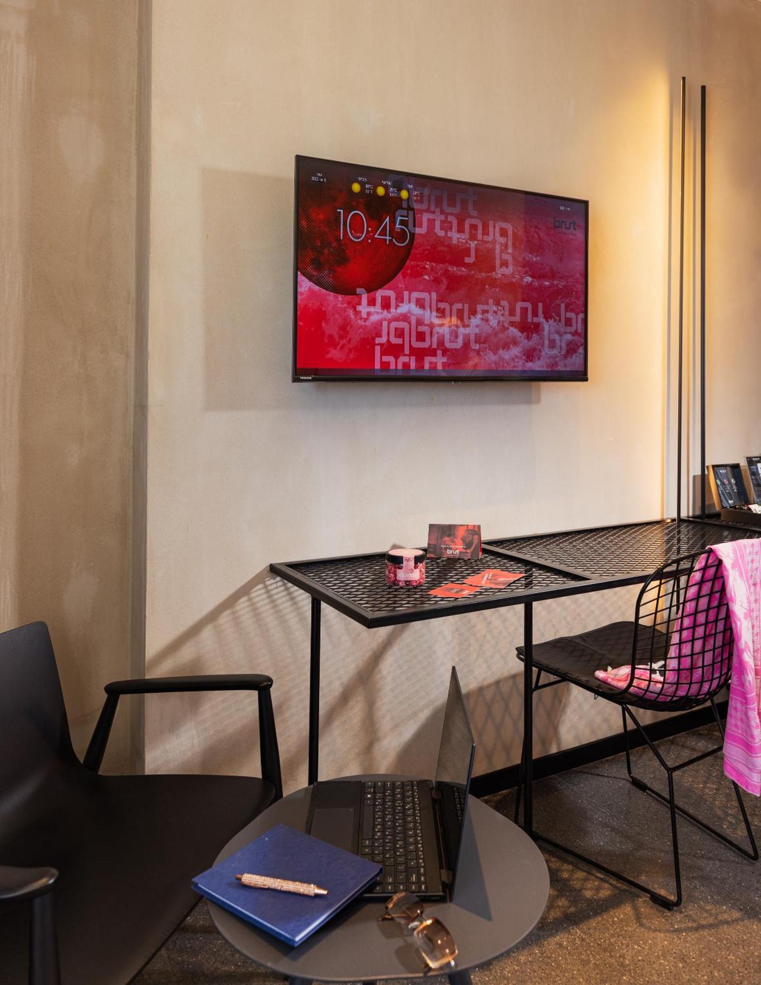 Brown Brut Seafront Hotel, A Member Of Brown Hotels Tel Aviv Buitenkant foto