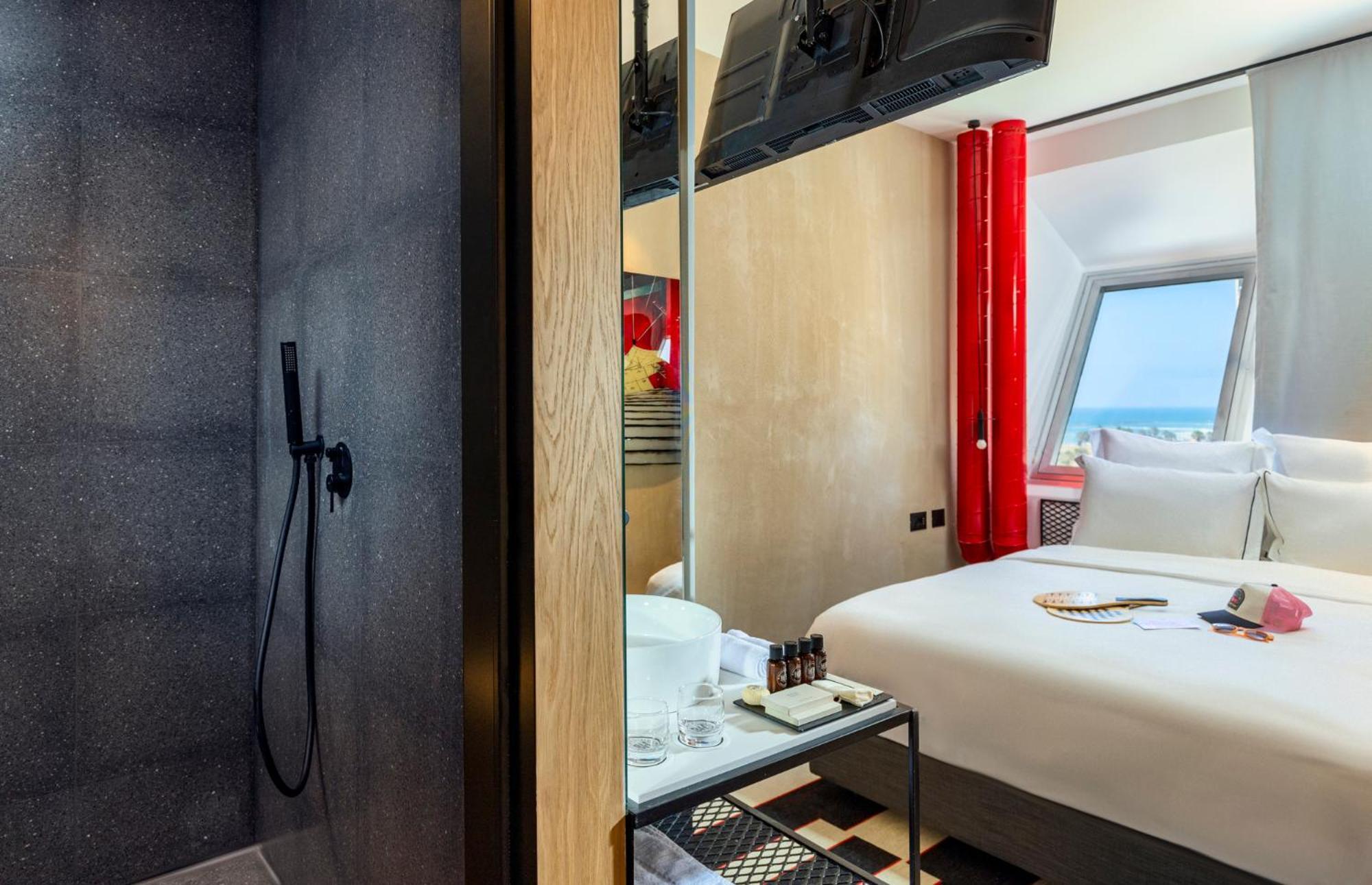 Brown Brut Seafront Hotel, A Member Of Brown Hotels Tel Aviv Buitenkant foto